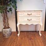 Wit geschilderd Nachtkastje - Kastje - Shabby / Brocante, Huis en Inrichting, Slaapkamer | Nachtkastjes, Ophalen, Gebruikt, 65 cm of meer
