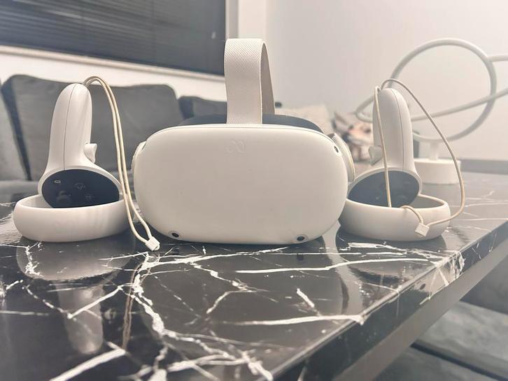 Oculus Quest 2 - VR Bril, Spelcomputers en Games, Virtual Reality, Zo goed als nieuw, Overige platformen, VR-bril, Ophalen of Verzenden