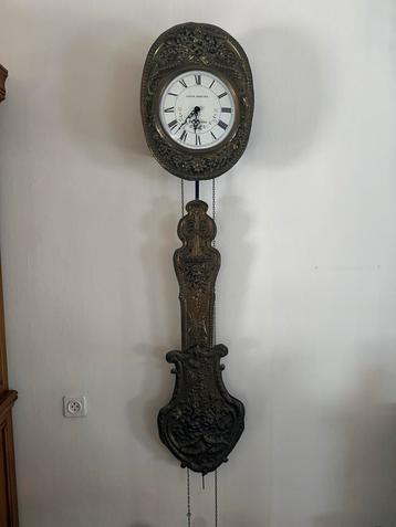 Antieke Louis Jaquine Comtoise Klok beschikbaar voor biedingen