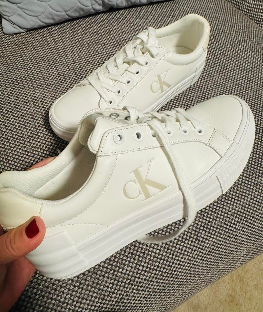 Nieuwe CK Sneakers - Maat 39, Ophalen of Verzenden, Zo goed als nieuw, Wit, Sneakers of Gympen