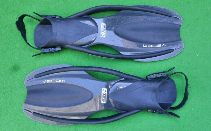 Duikvinnen(Zwemvliezen) Venom TS2 Maat 45-49 (L-XL), Watersport en Boten, Duiken, Gebruikt, Zwem- of Duikvliezen, Ophalen of Verzenden