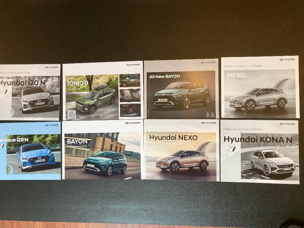 T E A B : 8 Verschillende HYUNDAI Folders / Brochures, Ophalen, Zo goed als nieuw, Overige merken