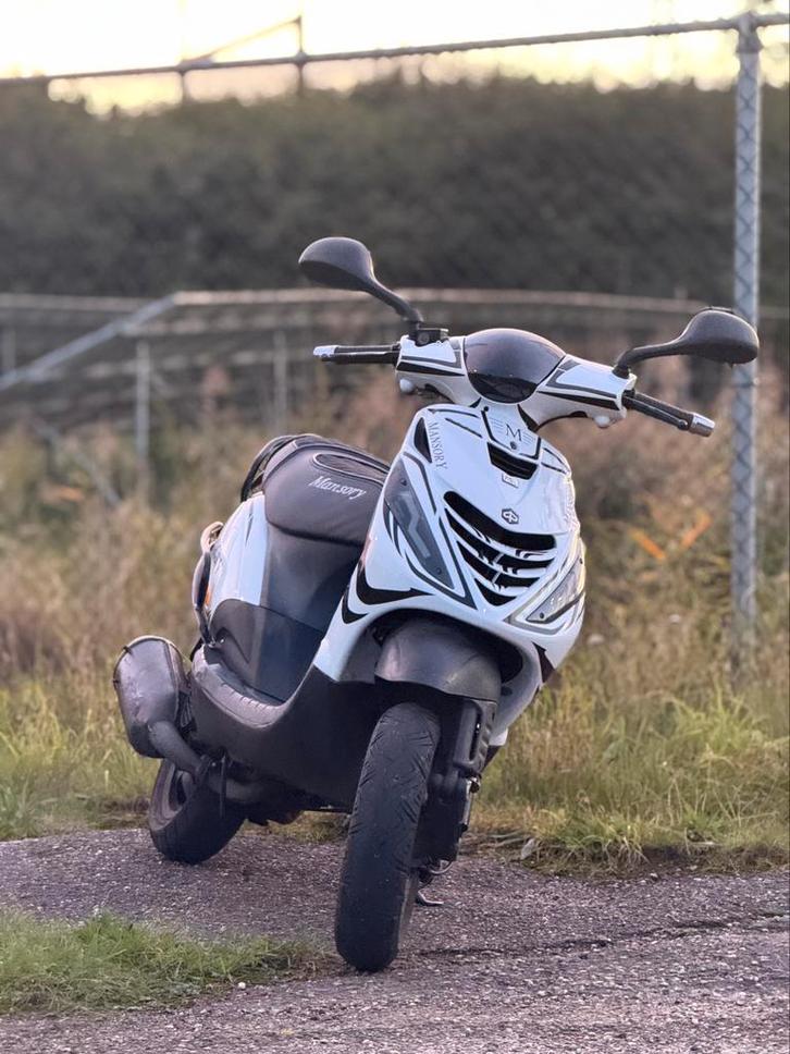 Mansory zip 172cc, Fietsen en Brommers, Scooters | Piaggio, Zo goed als nieuw, Zip, Maximaal 45 km/u, Tweetakt, Ophalen