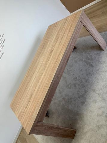 Eettafel en salontafel naturel eiken. Lees beschrijving beschikbaar voor biedingen