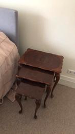 Mooie notenhouten tafeltjes, Ophalen