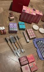 Benefit 55 items+ 10 goodies gratis!, Ophalen of Verzenden, Nieuw, Gehele gezicht