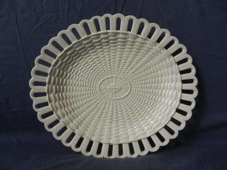 Ovale gevlochten schaal met ajour rand Wedgwood ca 1825 MINT, Antiek en Kunst, Antiek | Keramiek en Aardewerk, Ophalen of Verzenden