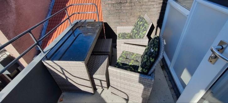 Compact Balkonset: Tafel, 2 Stoelen & Hockers (evt. kussens), Tuin en Terras, Tuinsets en Loungesets, Zo goed als nieuw, 2 zitplaatsen