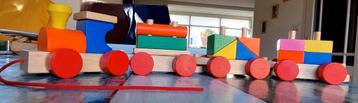 Houten Speelgoed Trein - Kleurrijk & Leuk! beschikbaar voor biedingen