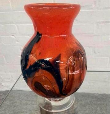 Vaas met mooie kleuren Römische Glashütte Linz puntgaaf. beschikbaar voor biedingen