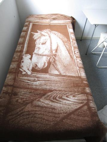 2 eenpersoons dekens met afbeelding van een paard 150x240 cm beschikbaar voor biedingen