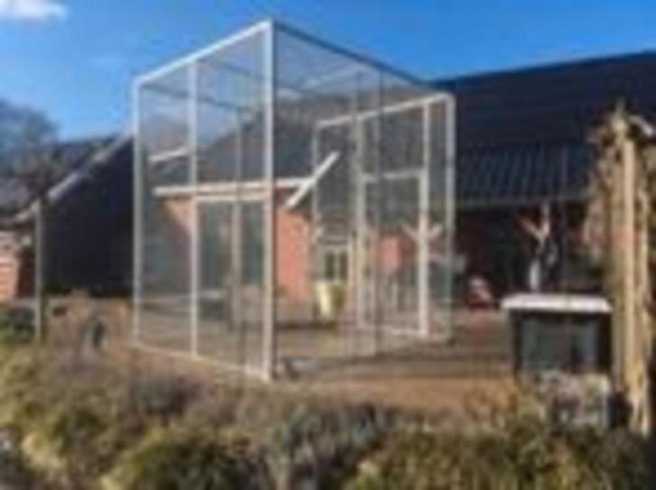 Grote professionele ren volière 3,5 jaar oud. 3 x 2.9 x 2.4, Dieren en Toebehoren, Vogels | Hokken en Kooien, Zo goed als nieuw