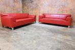 ZGANieuw 2 rode leren Leolux Pode Edith designbanken, Huis en Inrichting, Banken | Bankstellen, Leolux, Leolux, Design, Tweepersoons
