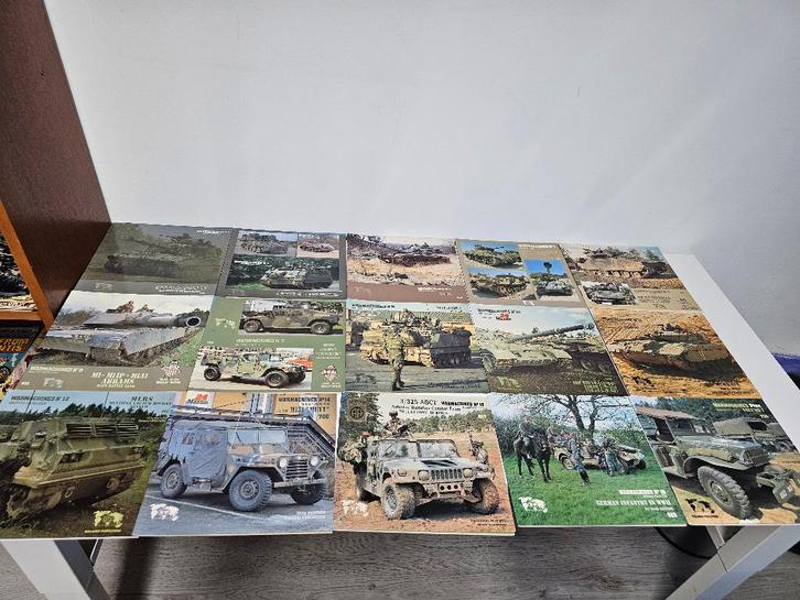 Warmachines military Photo file 15 stuks!, Boeken, Oorlog en Militair, Zo goed als nieuw, Landmacht, 1945 tot heden, Ophalen