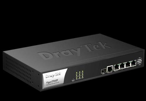 Draytek vigor 2960F (nieuw in doos), Computers en Software, Routers en Modems, Nieuw, Router, Ophalen of Verzenden