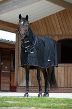 NIEUWE Bucas Shamrock Power F/N zweetdeken met hals maat 215, Dieren en Toebehoren, Paarden en Pony's | Dekens en Dekjes, Ophalen of Verzenden