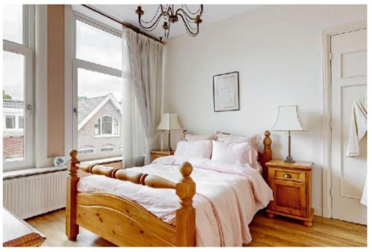 Gratis Grenen houten 2persoons bed, in zeer goeie staat, Huis en Inrichting, Slaapkamer | Bedden, Zo goed als nieuw, Tweepersoons