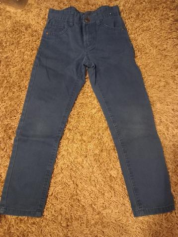 Kinderkleding mt 128 broek beschikbaar voor biedingen