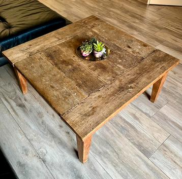 Salon tafel van oud teak hout met rustieke uitstraling beschikbaar voor biedingen