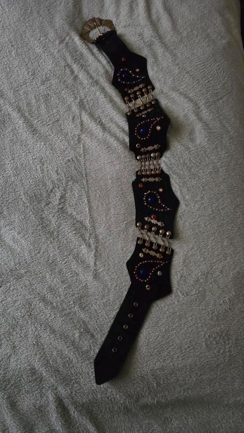 Een super mooie nieuwe brede riem met steentjes, Kleding | Dames, Riemen en Ceinturen, Nieuw, 100 cm of meer, Zwart, Ophalen of Verzenden