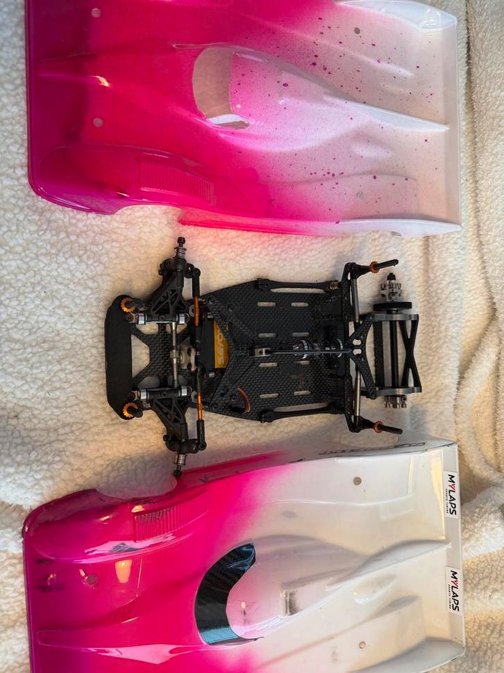 Serpent S120 plus savox servo twee kapjes, Hobby en Vrije tijd, Modelbouw | Radiografisch | Auto's, Zo goed als nieuw, Auto onroad