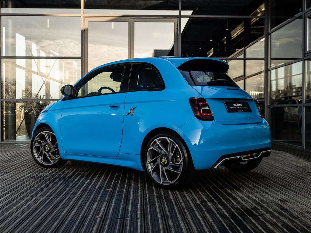 Abarth 500e Abarth Scorpionissima 42 kWh AUTOMAAT | PANORAMA, Auto's, Abarth, 12 maanden, Gebruikt, Alcantara, 155 pk