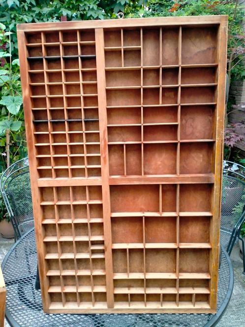 Authentieke letterbak A uit boekdrukkerij / boekdrukkunst, Huis en Inrichting, Woonaccessoires | Wanddecoraties, Ophalen