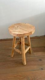 Mooi landelijk houten krukje te koop, Huis en Inrichting, Krukjes, Ophalen, Zo goed als nieuw, Hout