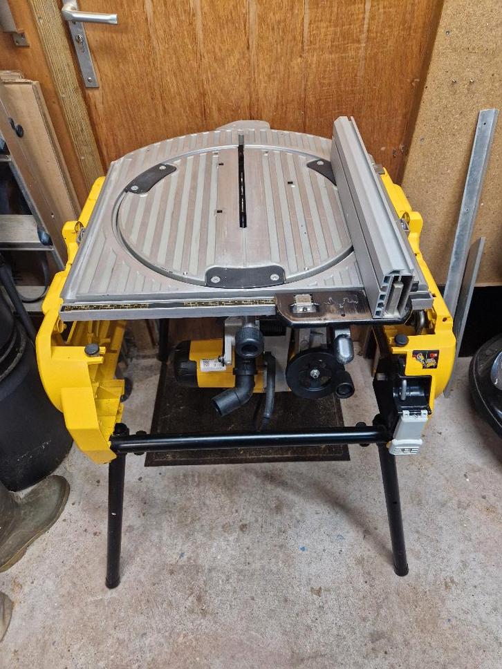 Dewalt zaagtafel 27107 XPS, Doe-het-zelf en Verbouw, Gereedschap | Zaagmachines, Gebruikt, Cirkelzaag, 1200 watt of meer, 30 tot 70 mm