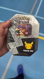 Pokemon Celebrations Tin - Lance's Charizard, Ophalen, Nieuw, Overige typen, Foil