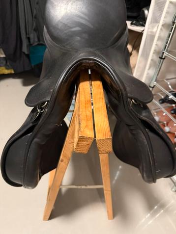Kieffer zadel 17.5 inch leer beschikbaar voor biedingen
