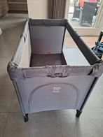 Qute campingbed

Met toebehoren, Ophalen, Zo goed als nieuw, Rechthoekig, Wieltjes