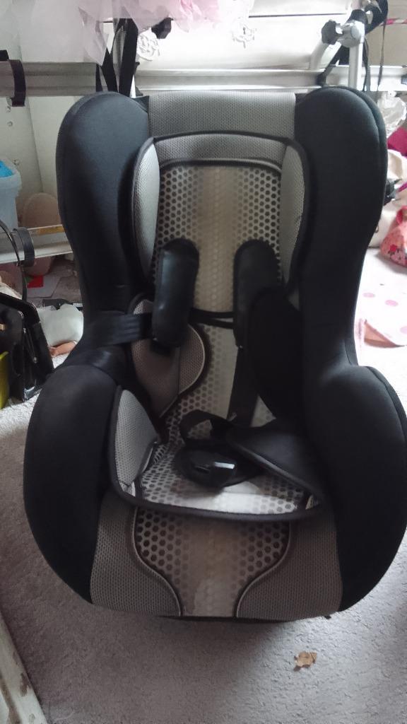 Autostoeltje 9-18 kilo type E2/d9, Kinderen en Baby's, Autostoeltjes, Gebruikt, Overige merken, 9 t/m 18 kg, Autogordel, Ophalen
