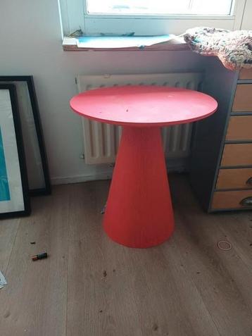 bijzettafeltje beschikbaar voor biedingen