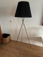 Staande Lamp met Zwarte Kap, Huis en Inrichting, Lampen | Vloerlampen, Ophalen, Zo goed als nieuw, Metaal, 150 tot 200 cm