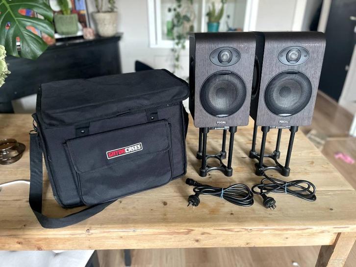 Focal Shape 50 (pair) with table stands ISO-130 & Gator Case, Audio, Tv en Foto, Luidsprekers, Gebruikt, Front, Rear of Stereo speakers