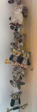 4 Mooie Gehaakte ophangbare uiltjes met takjes etc, Ophalen of Verzenden, Gebruikt, Wanddecoratie