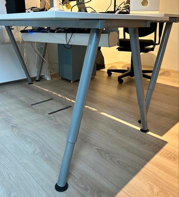Te Koop!! Metalen kabelgoot voor bureau