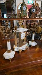 Wit marmer klokkenstel € 375, Ophalen