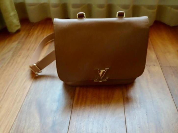 Mooie soepele leren tas, Sieraden, Tassen en Uiterlijk, Tassen | Damestassen, Zo goed als nieuw, Handtas, Bruin, Ophalen of Verzenden