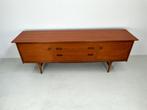 Vintage dressoir Younger, Ophalen of Verzenden, Zo goed als nieuw, 25 tot 50 cm, 150 tot 200 cm