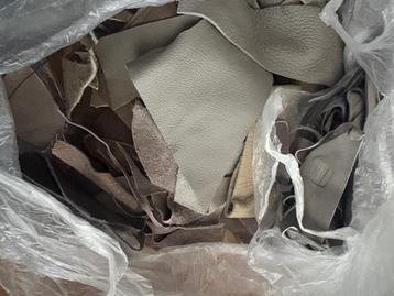 leder restjes leer in grijs blauwe tinten beschikbaar voor biedingen