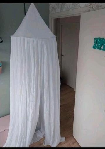 Nette witte Jollein klamboe met grijze piekstok beschikbaar voor biedingen