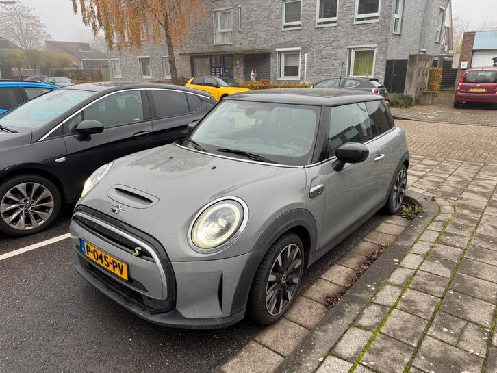Mini 3-deurs (f56) Electric 184pk Aut 2021 Grijs 76.000 KM, Auto's, Mini, Particulier, Cooper S, ABS, Airconditioning, Apple Carplay