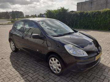Renault Clio 1.2-16V + Airco + Apk: 12-09-2026 + Trekhaak beschikbaar voor biedingen