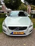 Volvo V60 2.0T 203pk! all-seasonbanden!, Voorwielaandrijving, 1800 kg, Zwart, 4 cilinders