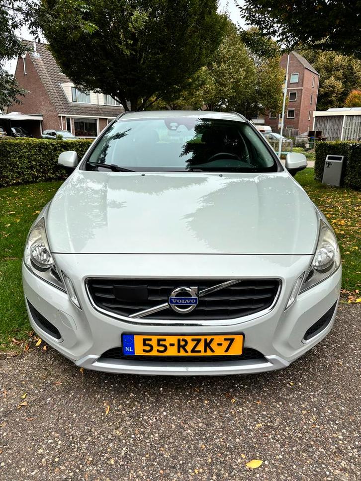 Volvo V60 2.0T 203pk! all-seasonbanden!, Auto's, Volvo, Particulier, V60, ABS, Adaptive Cruise Control, Airbags, Airconditioning