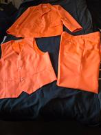 Tijdloos Oranje 3-delig kostuum met witte krijtstreep mt. 54, Kleding | Heren, Oranje, Zo goed als nieuw, Verzenden