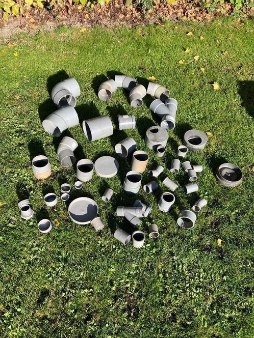 PVC riolering en HWA hulpstukken, Doe-het-zelf en Verbouw, Buizen en Afvoer, Zo goed als nieuw, Bochten, Pvc, Ophalen of Verzenden