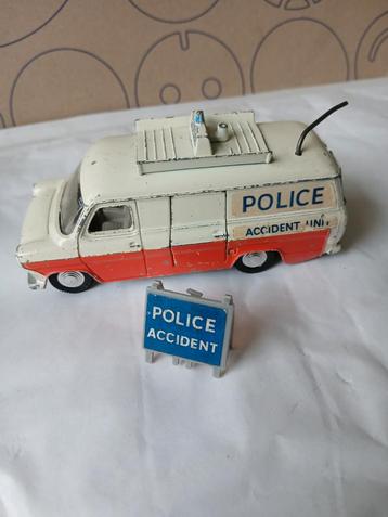 Ford Transit Police accident unit met bord. Dinky toys  beschikbaar voor biedingen